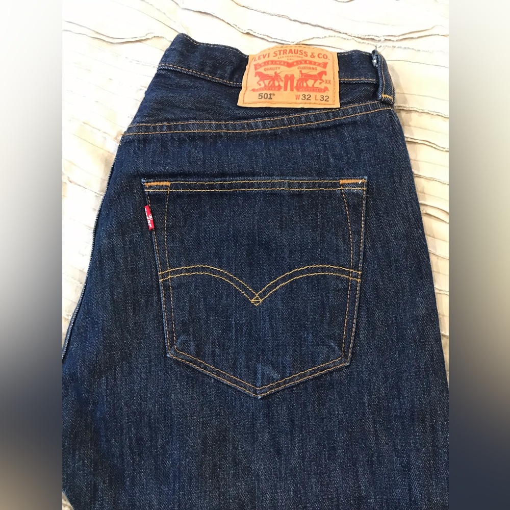 Levi 501 Dark Denim Like New 32x32